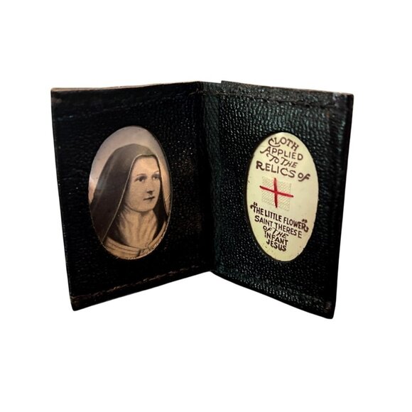 Miniature Leather Saint Therese Relic Prayer Book With Image & Cloth Applied To - Picture 1 of 4